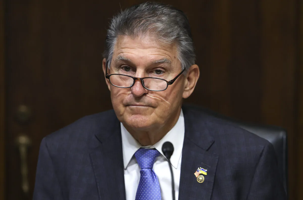 Sen. Joe Manchin (D-W.Va.), chairman of the Senate Energy and Natural Resources Committee, presides over a hearing on battery technology, at the Dirksen Senate Office Building in Washington, on Sept. 22, 2022. (Kevin Dietsch/Getty Images)
