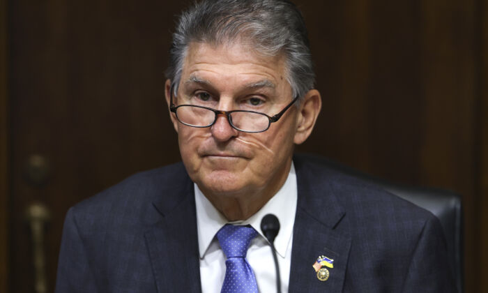 Sen. Joe Manchin (D-W.Va.), chairman of the Senate Energy and Natural Resources Committee, presides over a hearing on battery technology, at the Dirksen Senate Office Building in Washington on Sept. 22, 2022. (Kevin Dietsch/Getty Images)
