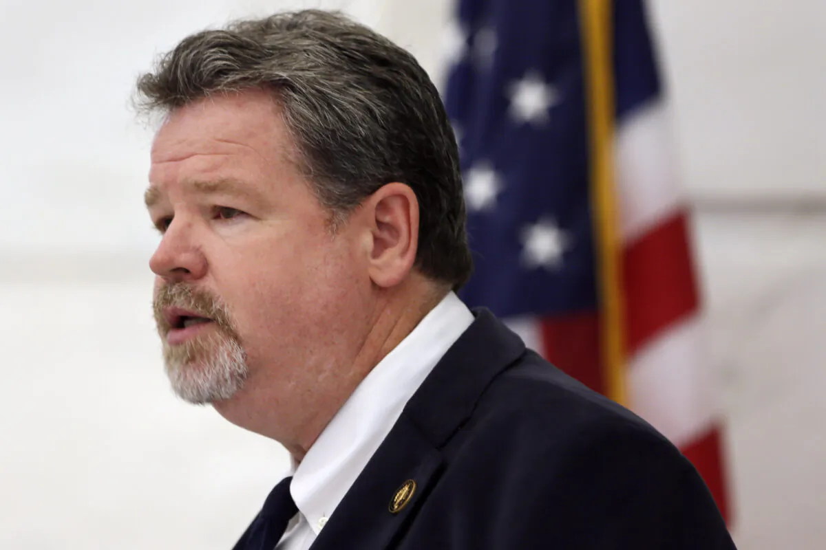 State Sen. Alan Clark (R-Lonsdale) speaks during a news conference at the Arkansas state Capitol in Little Rock, Ark., on Aug. 10, 2015. (Danny Johnston/AP Photo)