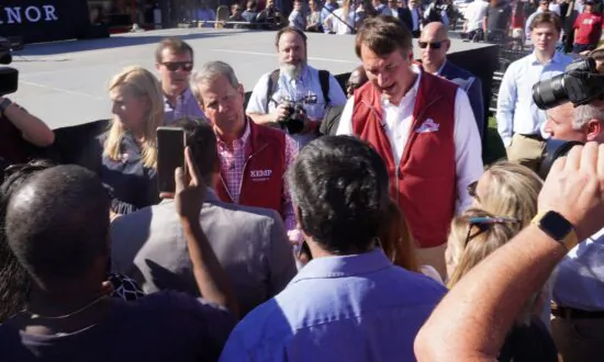 Virginia’s Youngkin Campaigns to Reelect Kemp in Georgia