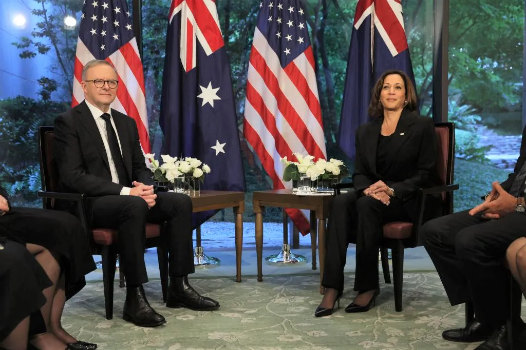 Australian Prime Minister Anthony Albanese (L) attends a bilateral meeting with U.S. Vice President Kamala Harris in Tokyo, Japan, on Sept. 27, 2022, ahead of the state funeral for Japan's former prime minister Shinzo Abe. (Leah Millis/POOL/AFP via Getty Images)