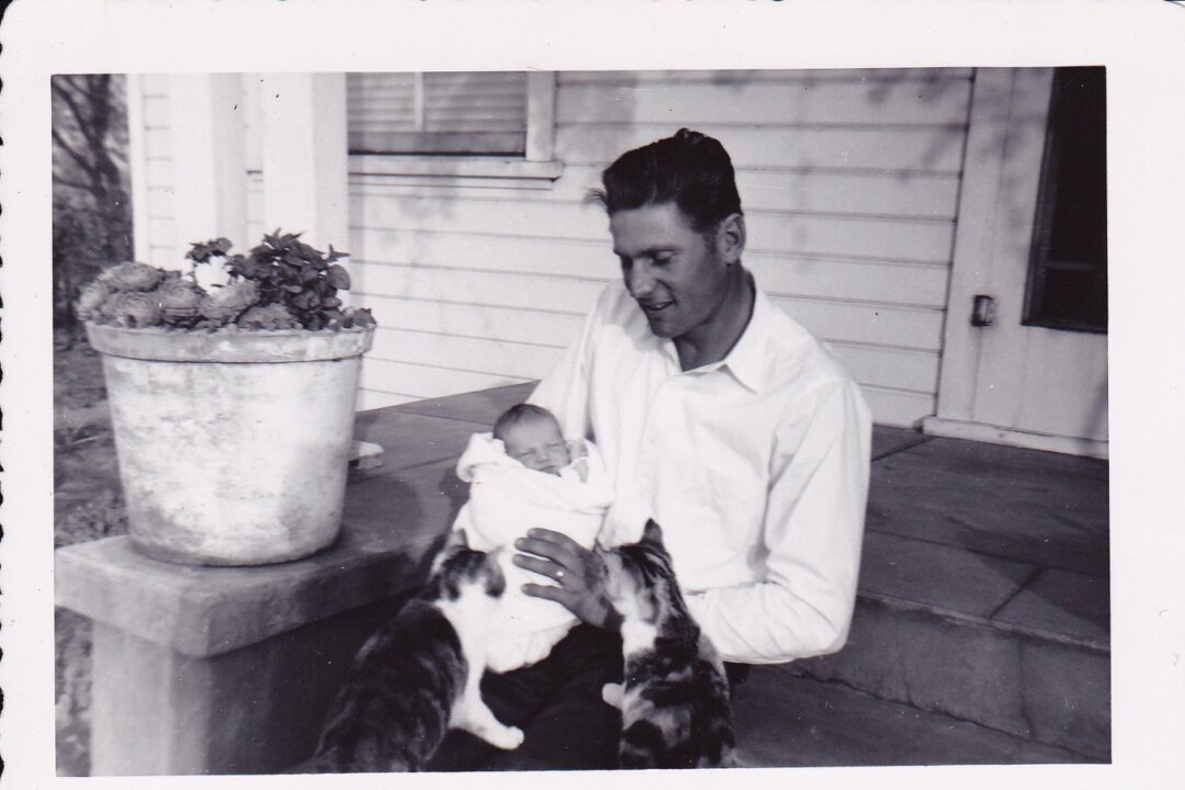 Carl with his
newborn daughter
Laurel (the author’s
mother), 1953. (Courtesy of Andrew Benson Brown)