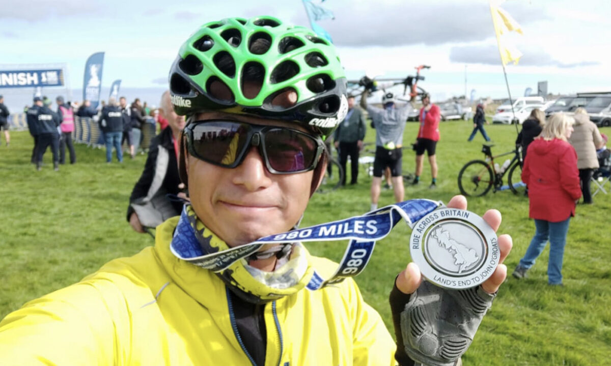 John who has successfully climbed Mount Everest four times, traveled to the UK for an iconic cycling challenge-“Ride Across Britain” (RAB), an event of road cycling lasting nine days, starting from Land’s End in the southwest to John O’Groats in the northeast. (Courtesy of John Tsang)