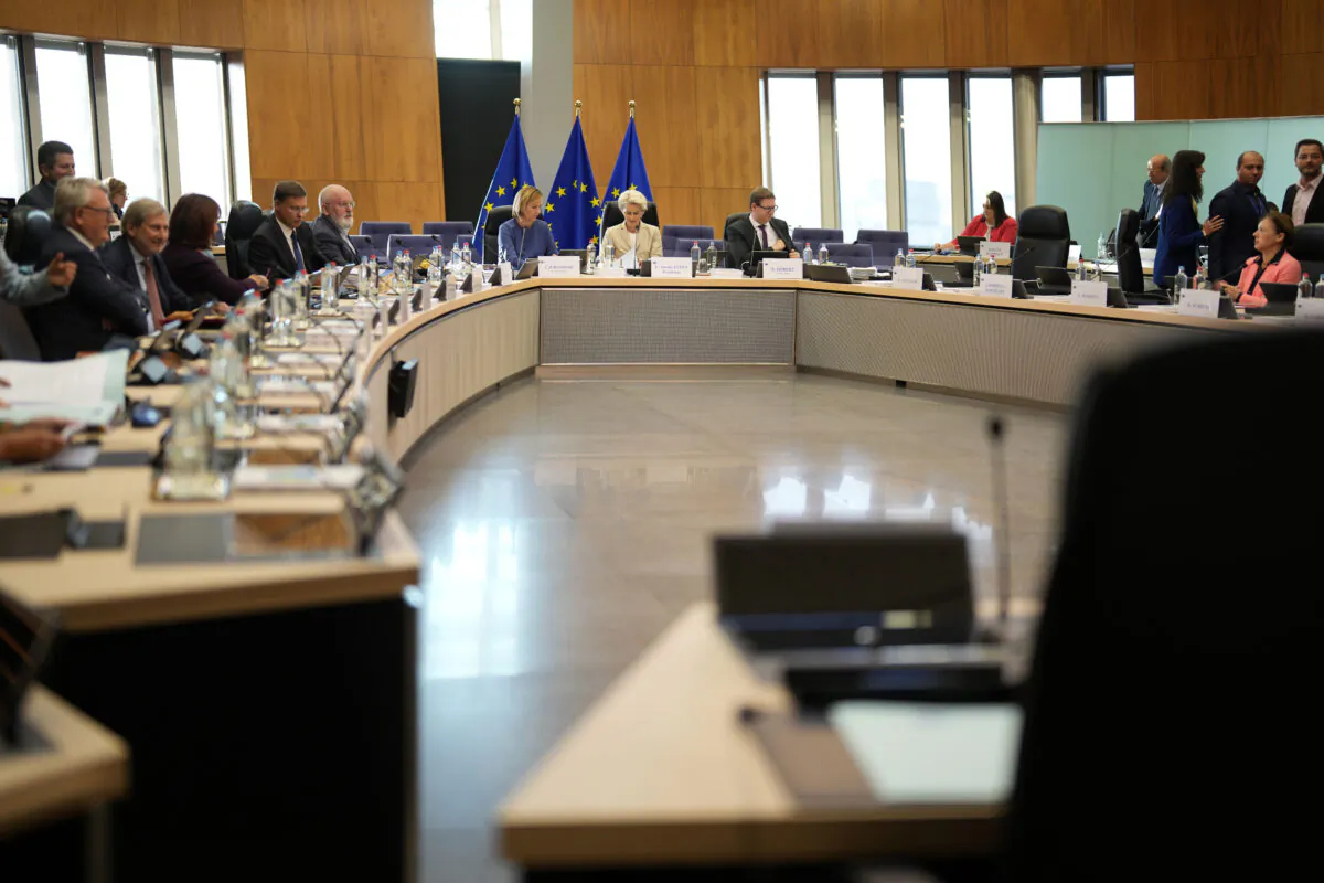 European Commission President Ursula von der Leyen, center, chairs the weekly College of Commissioners meeting at EU headquarters in Brussels on Sept. 28, 2022. (Virginia Mayo/ AP Photo)