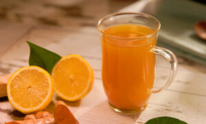 Immune-Boosting Turmeric Ginger Tea (RECIPE +Video)