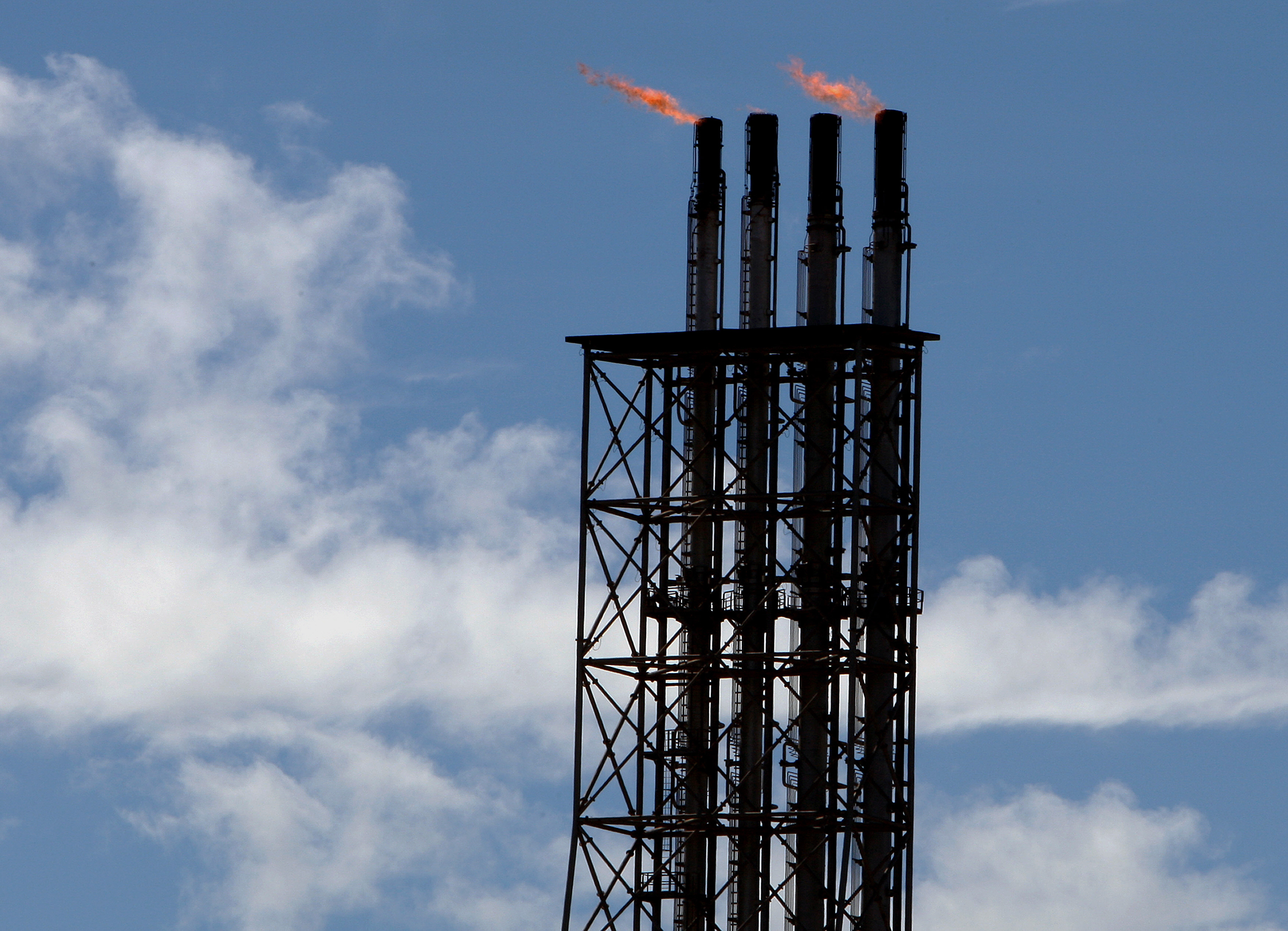 Woodside Energy Denies Withholding Gas Supply Amid Complaints From Consumer Groups and Politicians - Vimarsana News