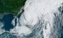 Ian Regains Hurricane Strength as It Heads to South Carolina