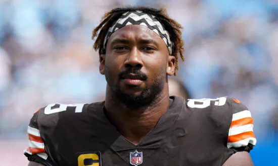 Browns’ Garrett Recovering From Crash, Unclear If He’ll Play