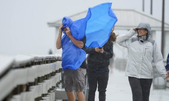 Canadians in Florida Hunkering Down as Hurricane Ian Lashes the State