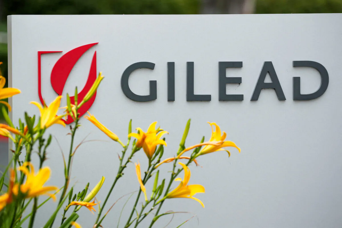 The logo of Gilead Sciences Inc. pharmaceutical company in Oceanside, Calif., on April 29, 2020. (Mike Blake/Reuters)