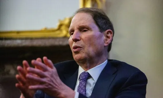 Harlan Crow Refuses to Answer Democrats’ Questions About Justice Thomas, Casts Probe as Illegitimate