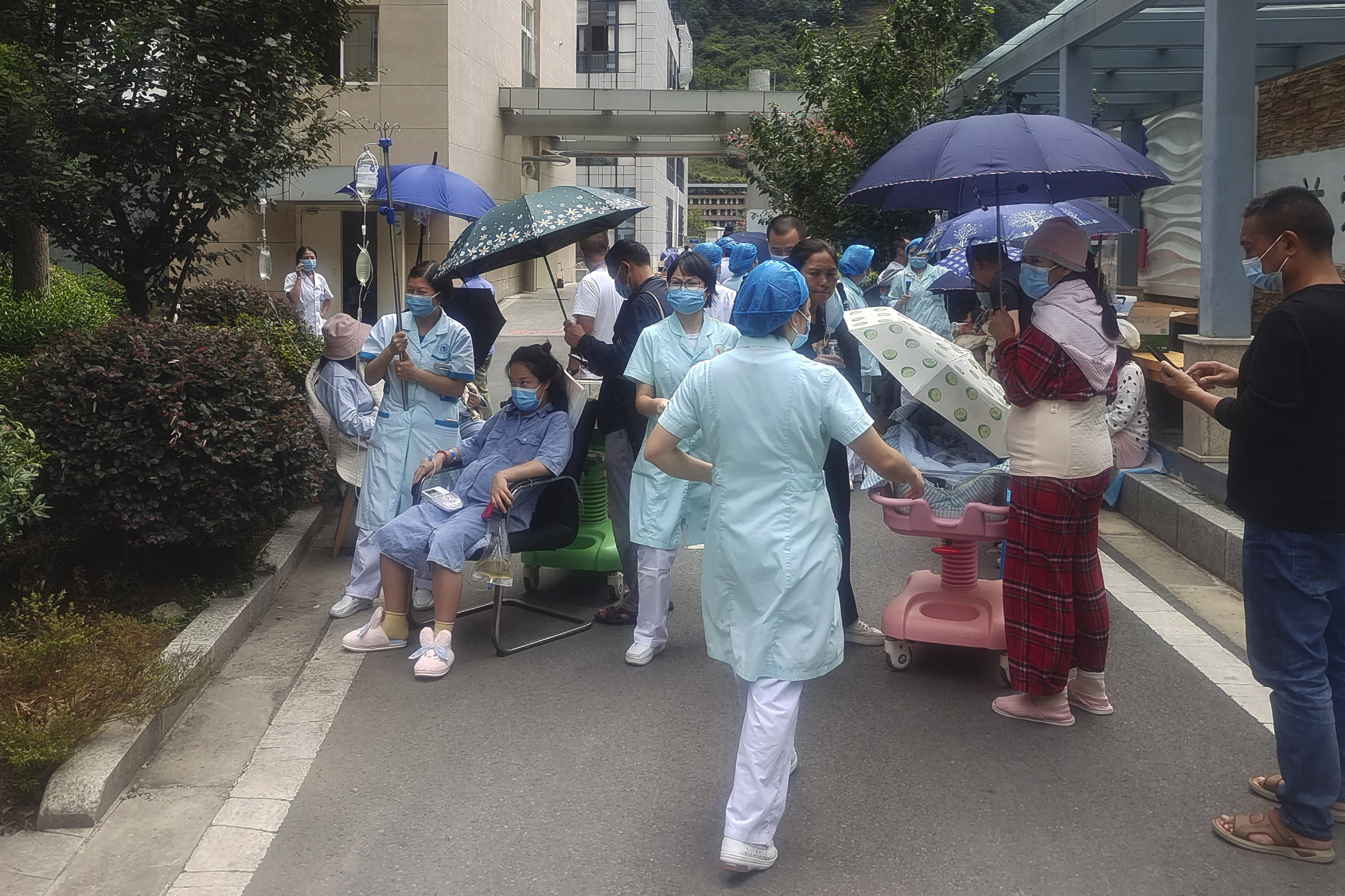 China's Chengdu Enforces Strict Lockdown Despite Earthquake - Vimarsana News