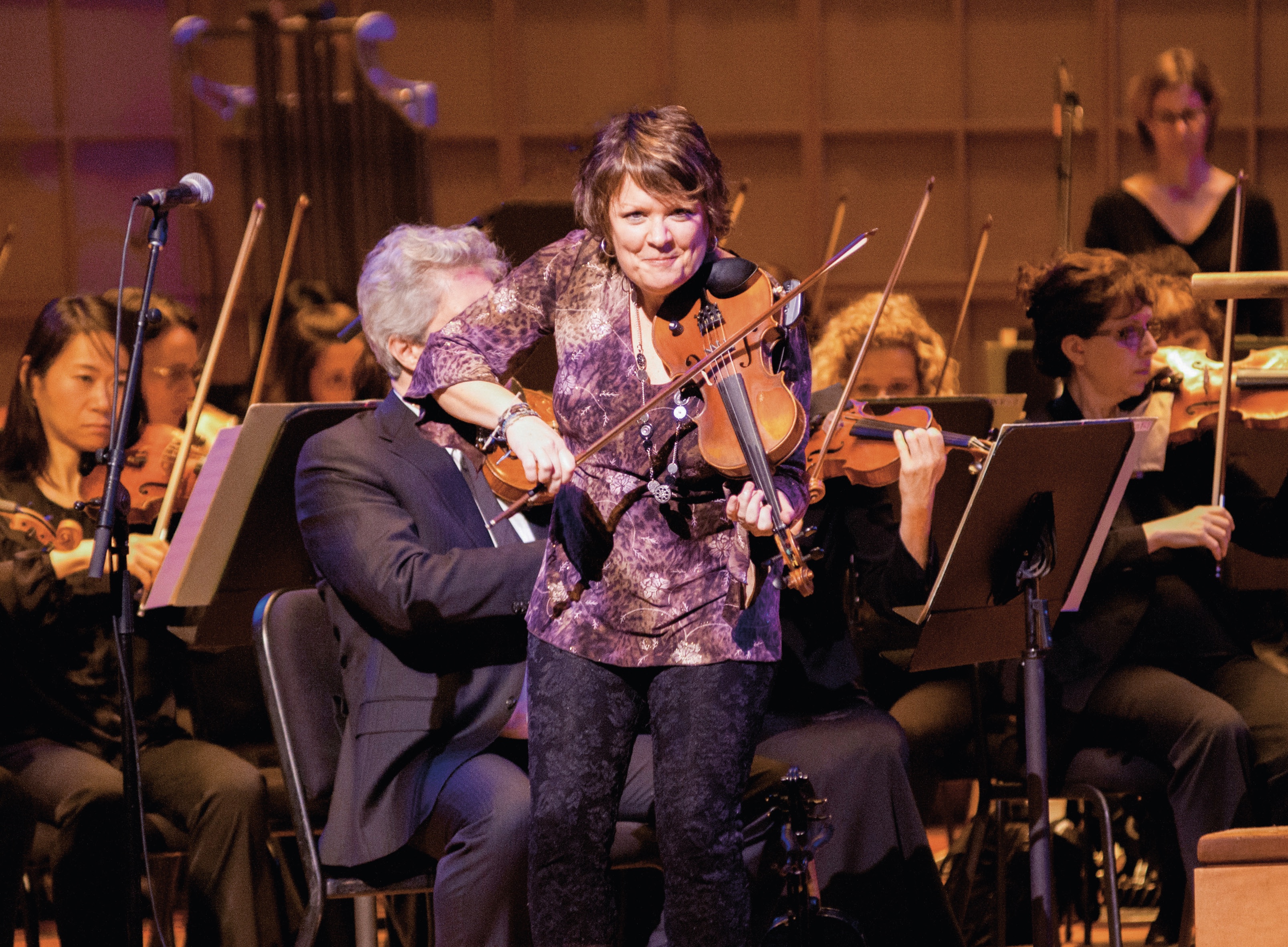 Grammy-Winning Fiddler Eileen Ivers On How the Positive Energy of Music Brings People Closer Together - Vimarsana News