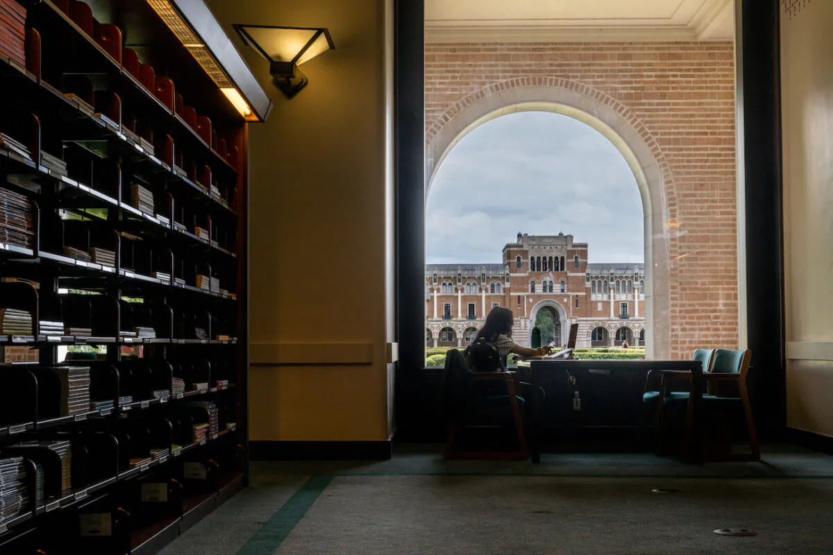 A student at Rice University Library in Houston, Texas, on Aug. 29, 2022. (Brandon Bell/Getty Images)