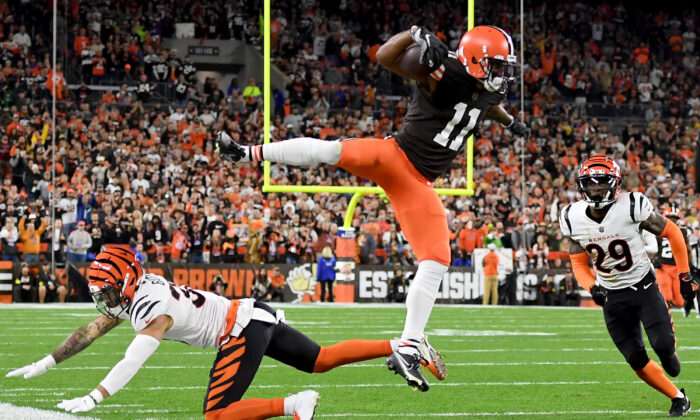 PHOTOS: Cincinnati Bengals at Cleveland Browns, Oct. 31