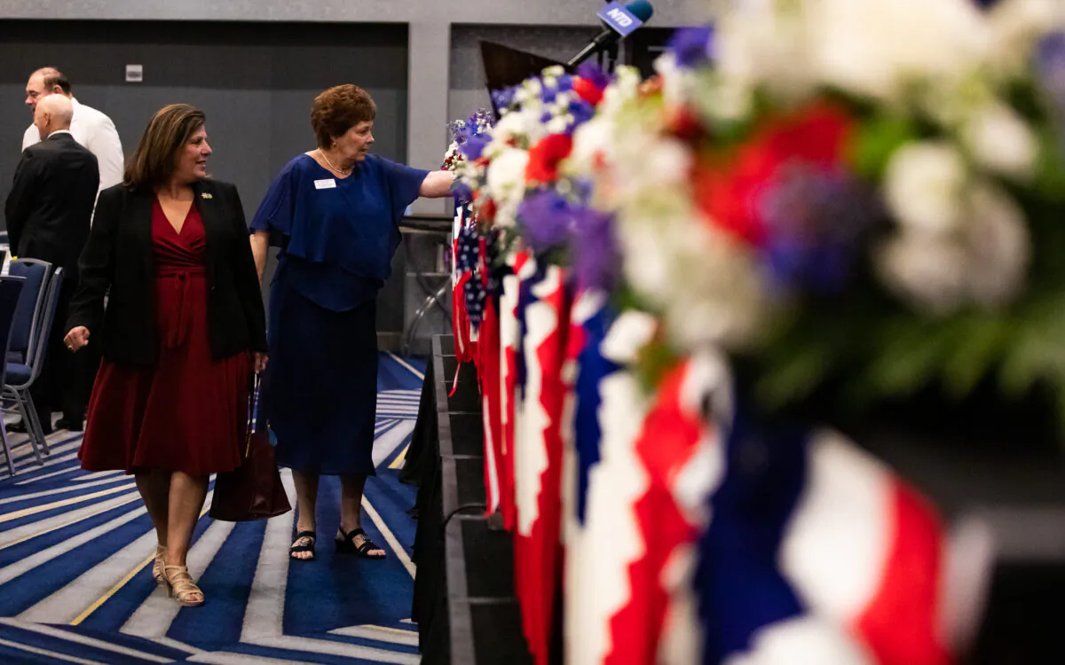 Attendees participate in the 57th Annual Orange County Mayors' Prayer Breakfast in Irvine, Calif., on Sept. 30, 2022. (John Fredricks/The Epoch Times)