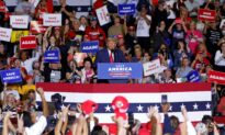 Trump Urges Clean Sweep of Democrats in November Elections at Arizona Rally