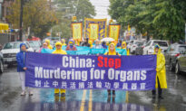 Falun Gong Adherents Brave Rain in Brooklyn to Denounce Chinese Communist Party’s Abuses