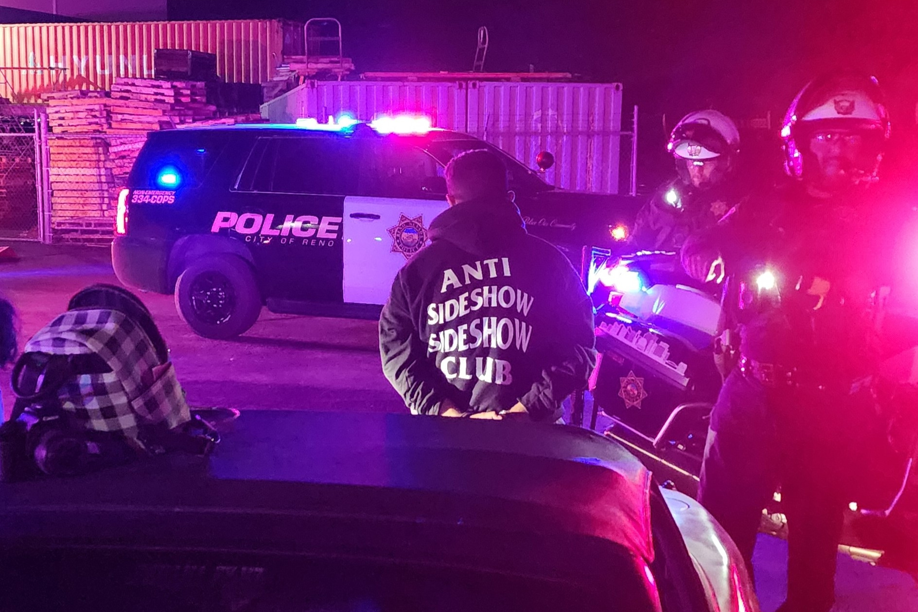 Hundreds of Cars Pack Nevada Streets for Illegal Stunts - Vimarsana News