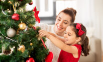 Simple Christmas Traditions to Share With Your Family