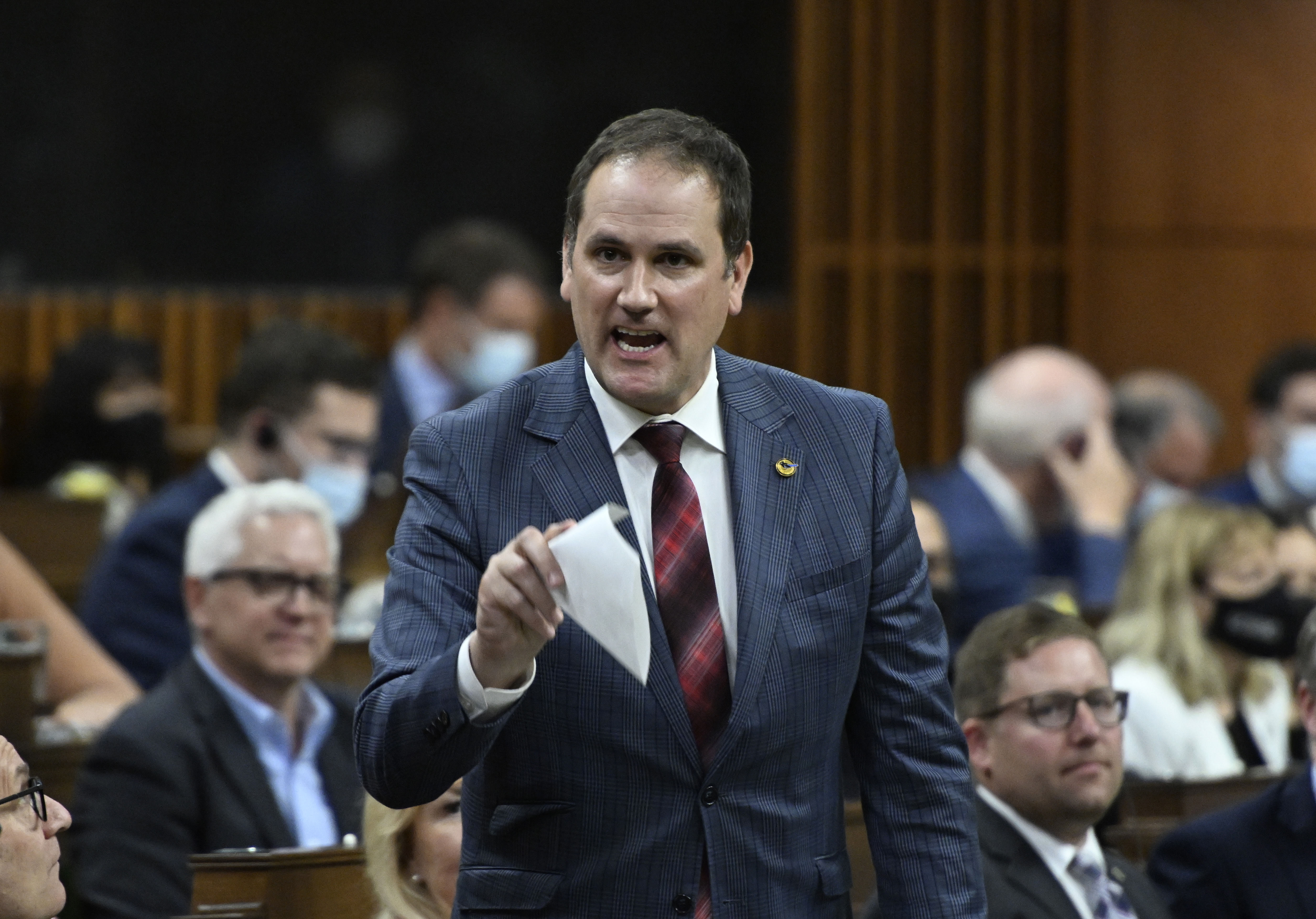 Tory MP Wades Into Spat Between Public Safety Minister and Alberta Over Gun Confiscation Program - Vimarsana News