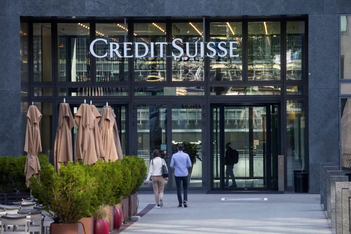 The logo of Swiss bank Credit Suisse at an office building in Zurich,  Switzerland, on Sept. 2, 2022. (Arnd Wiegmann/Reuters)