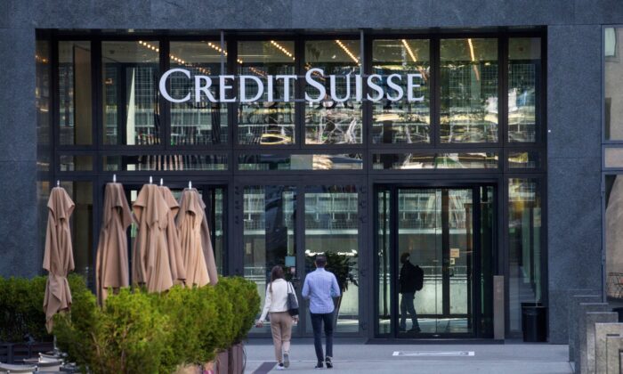 The logo of Swiss bank Credit Suisse at an office building in Zurich,  Switzerland, on Sept. 2, 2022. (Arnd Wiegmann/Reuters)