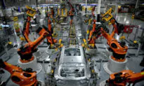 Stagflation Signs Mount as Fed Manufacturing Index Shows Activity Slump, Inflation Higher