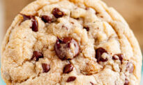 The Best Chocolate Chip Cookies, Bakery Style