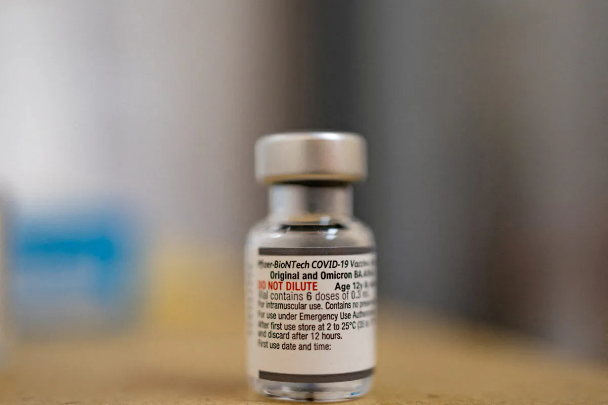 A vial of the Pfizer-BioNTech coronavirus disease (COVID-19) booster vaccine targeting BA.4 and BA.5 Omicron sub variants is pictured at Skippack Pharmacy in Schwenksville, Pa., on Sept. 8, 2022. (Hannah Beier/Reuters)