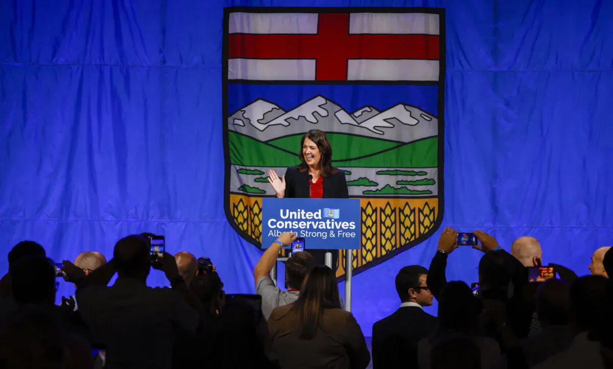 Danielle Smith celebrates after being chosen as the new leader of the United Conservative Party and next Alberta premier, in Calgary on Oct. 6, 2022. (The Canadian Press/Jeff McIntosh)