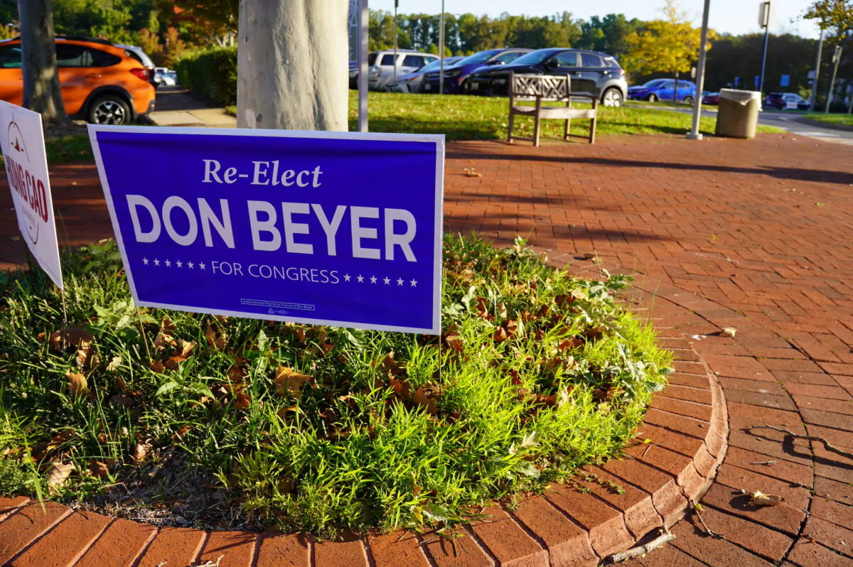 Early in-person voting for Virginia’s Nov. 7 General Assembly elections began Sept. 22 at polling sites statewide, such as the Fairfax County Government Center in Fairfax. (Terri Wu/The Epoch Times)
