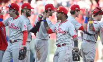 MLB Roundup: Phillies Stun Cardinals in 9th as Playoffs Begin