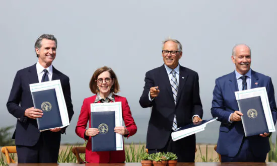 West Coast Leaders Sign Climate Agreement in San Francisco
