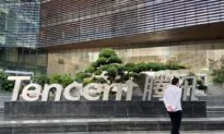 China Tech Shares Sink as US Export Curbs Raise Chip Sector Hurdles