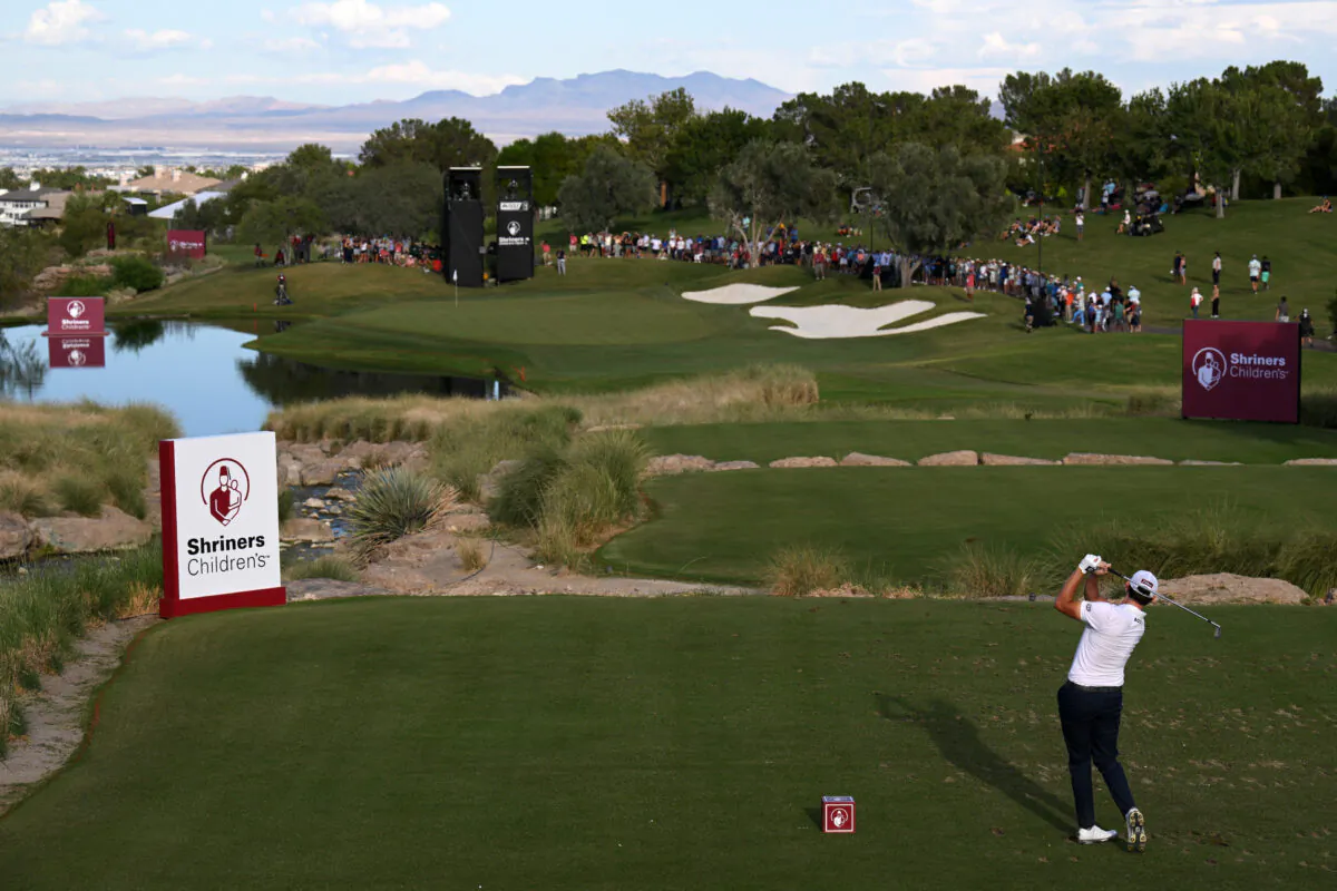 Patrick Cantlay plays his shot from the 17th tee during the final round of the Shriners Children's Open at TPC Summerlin in Las Vegas, on Oct. 9, 2022. (Orlando Ramirez/Getty Images)