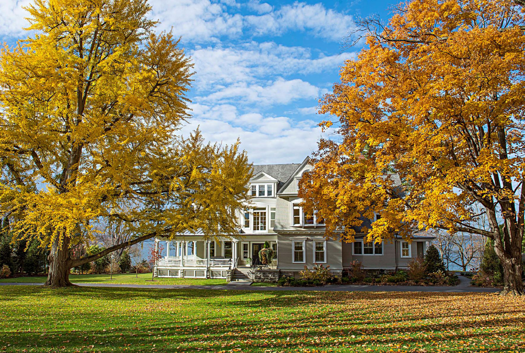Cayuga Lake Is a Great Girlfriends' Getaway - Vimarsana News