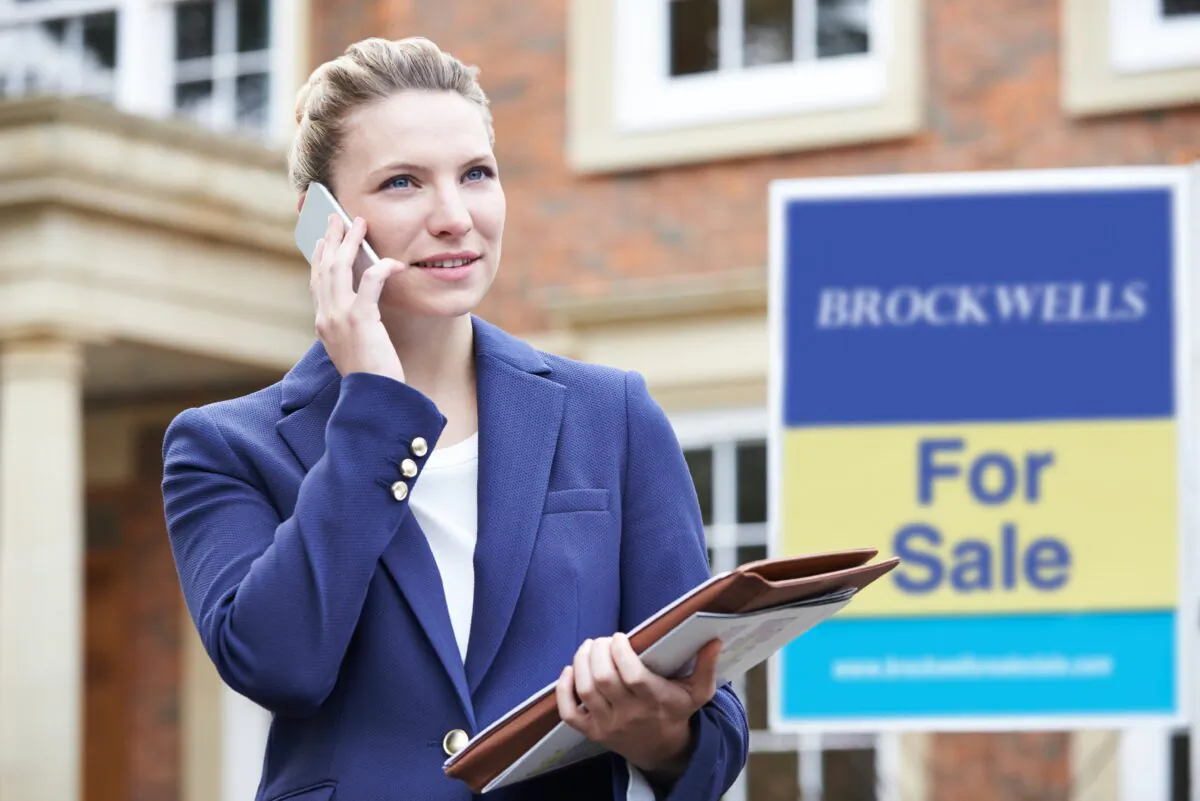 Richard Montgomery gives advice about agents calling mortgage lenders without permission from buyers. (SpeedKingz/Shutterstock)