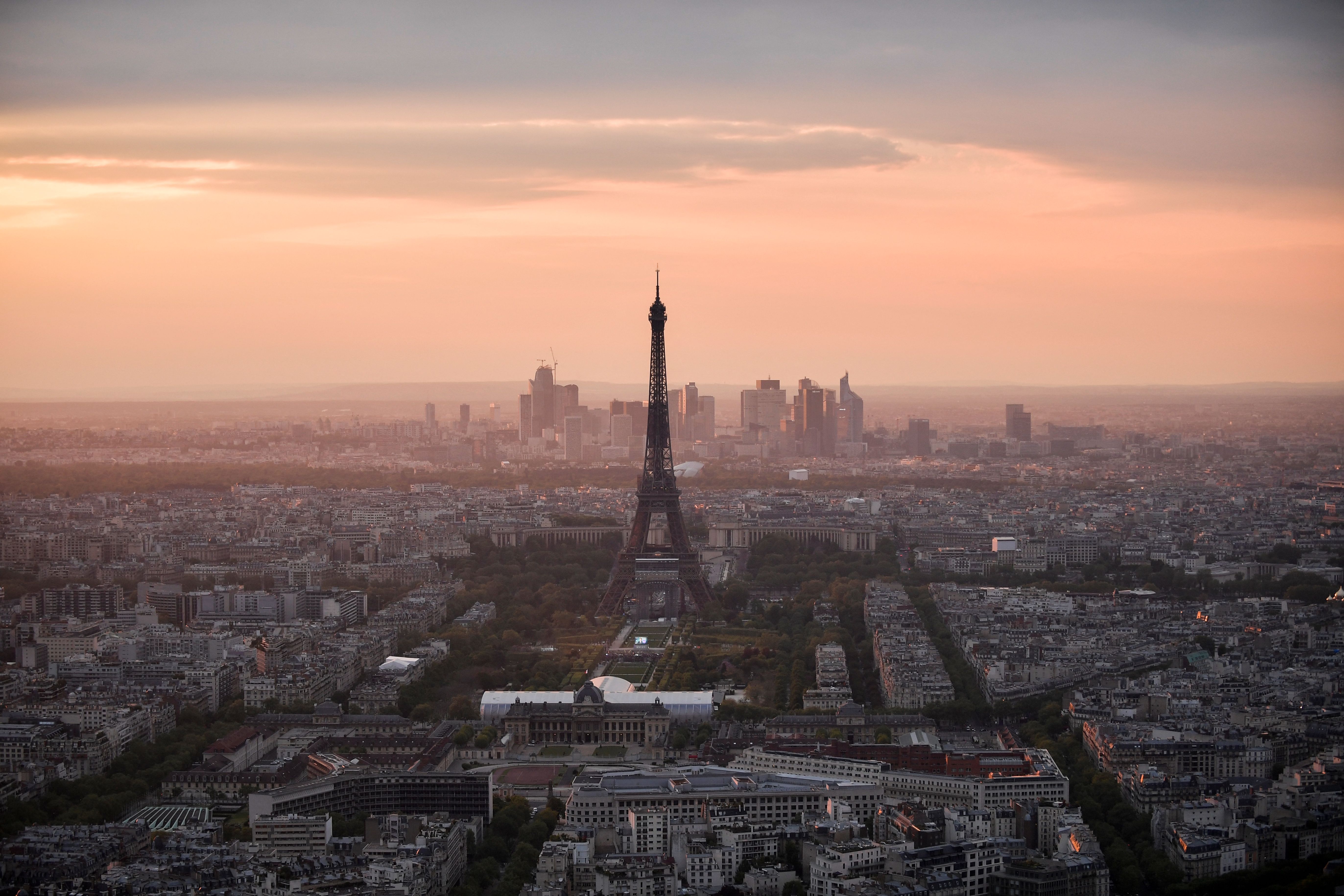 Ominous: The Lights Go Out on the Eiffel Tower - Vimarsana News