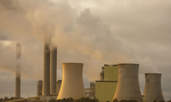 2022 年 8 月 17 日，澳大利亚特拉拉尔根的 Loy Yang 发电厂全景图。（Asanka Ratnayake/Getty Images）