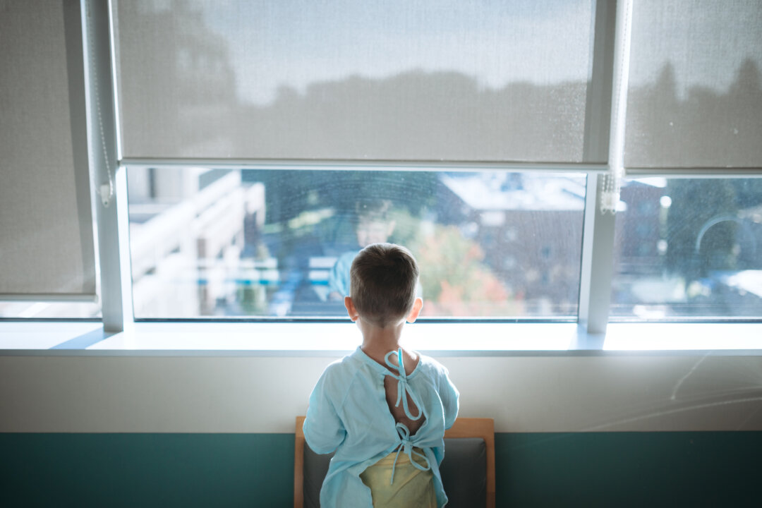 Toddler At Children's Hospital for Surgery on Oct. 11, 2022. (Getty Images)