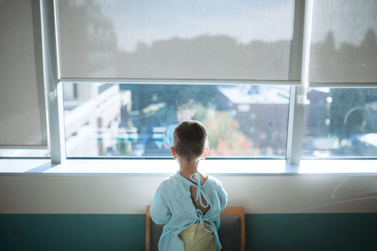 Toddler At Children's Hospital for Surgery on Oct. 11, 2022. (Getty Images)