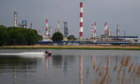 Poland Calls on EU to End Russian Oil Imports by 2026 Amid Hungarian, Slovak Objections