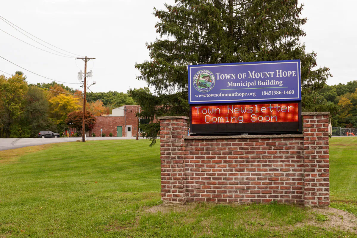 Town of Mount Hope Municipal Building in New York, on Oct. 2, 2022. (Cara Ding/The Epoch Times)