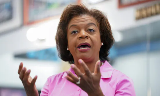 Beasley Seeks Late Surge to Break Away From Budd in Tight North Carolina Senate Race