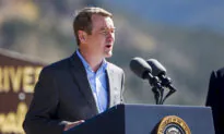 Democrat Senator ‘Willing’ to Force Government Shutdown If Ukraine Aid Is Kept Off Budget Deal