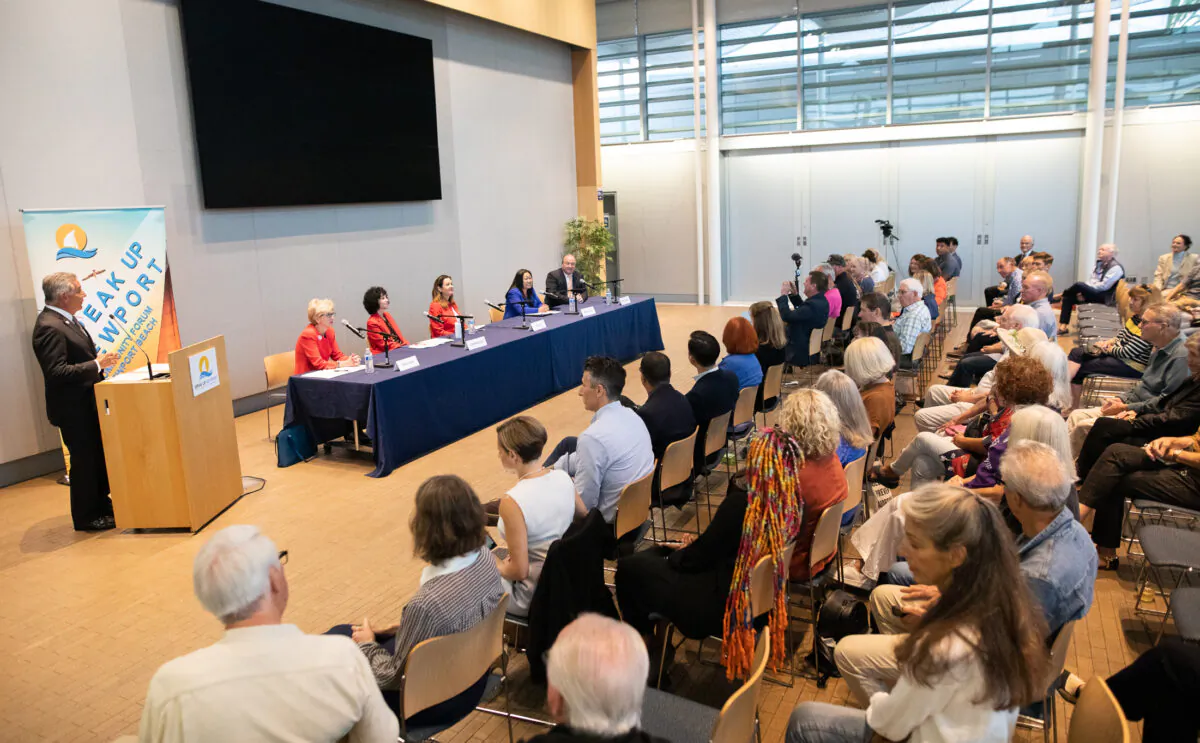A crowd listens to California election candidates at Newport Beach City Hall in Newport Beach, Calif., on Oct. 12, 2022. (John Fredricks/The Epoch Times)