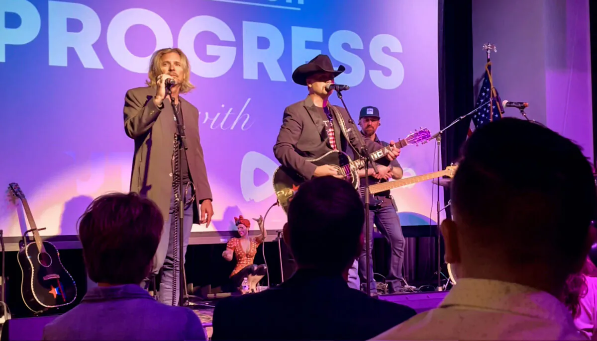 John Rich performs at his home in Nashville. (Roger Simon/Epoch Times)