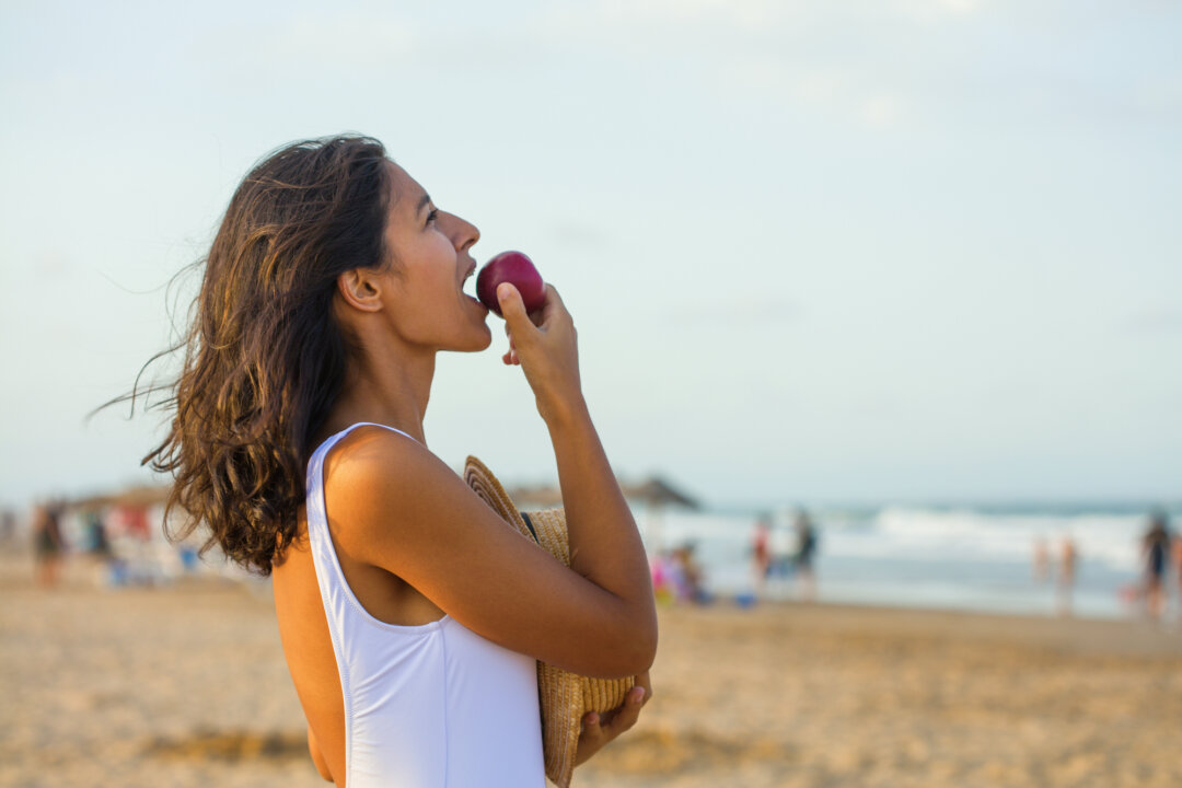 Eating more antioxidant-rich foods will help the body to produce more melanin, our skin's natural skin protectant. (Deboraht Suarez/Shutterstock)