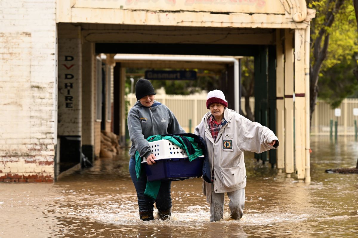 One Missing as Floods Strand Hundreds in Victoria - Vimarsana News